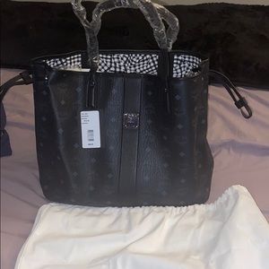mcm liz medium reversible visetos shopper tote